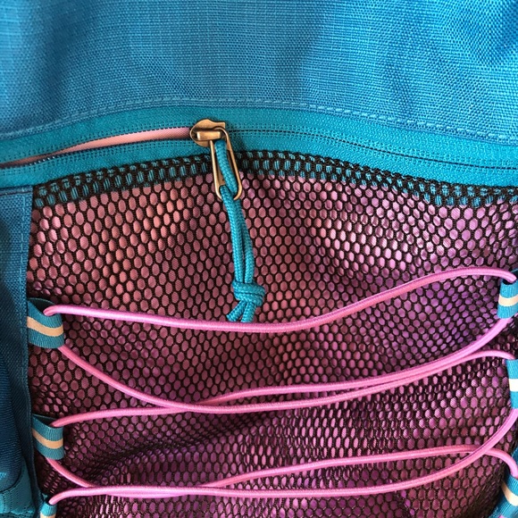 🎉‼️FLASH PARTY SALE‼️🎉HP 3/19🎉NWT Unisex Vans utility backpack. - Picture 11 of 14